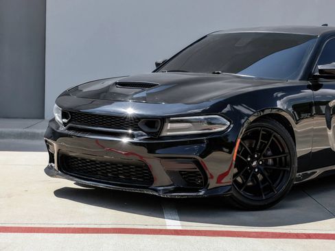 Used 2019 Dodge Charger Scat Pack w/ Daytona Edition Group RWD image 9