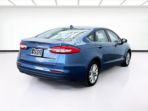 Used 2019 Ford Fusion SE image 4