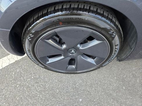 Used 2021 Tesla Model 3 Standard Range Plus image 11