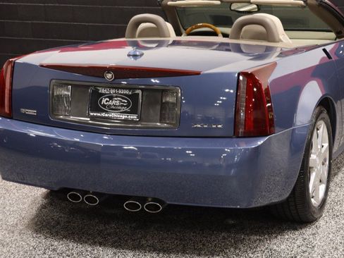 Used 2005 Cadillac XLR RWD image 31