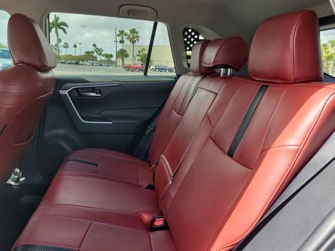 Used 2021 Toyota RAV4 XLE image 13