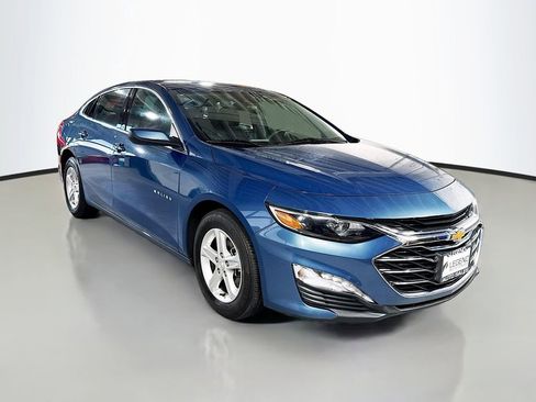 Used 2024 Chevrolet Malibu LT FWD image 3