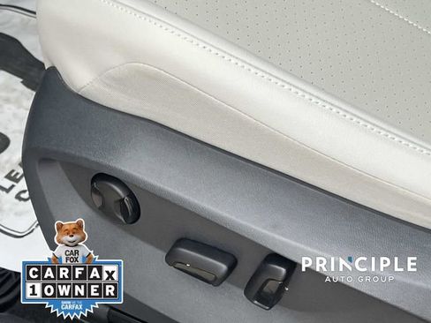 Certified 2023 Volkswagen Tiguan SE FWD image 16