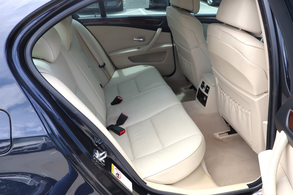 Used 2008 BMW 550i Sedan w/ Sport Pkg RWD image 20