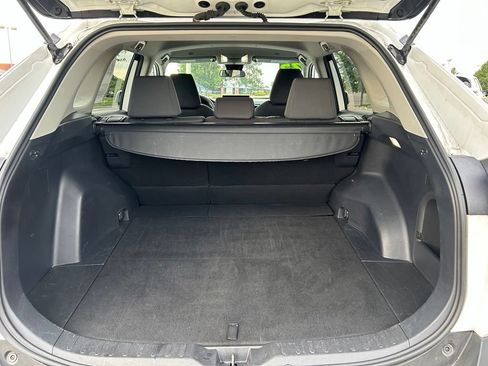 Used 2025 Toyota RAV4 XLE AWD/4WD image 28