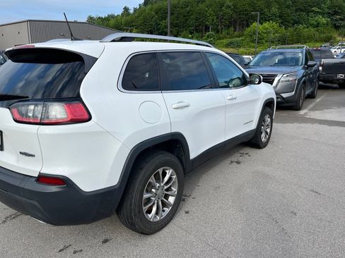 Used 2019 Jeep Cherokee Latitude Plus w/ Comfort/Convenience Group AWD/4WD image 4