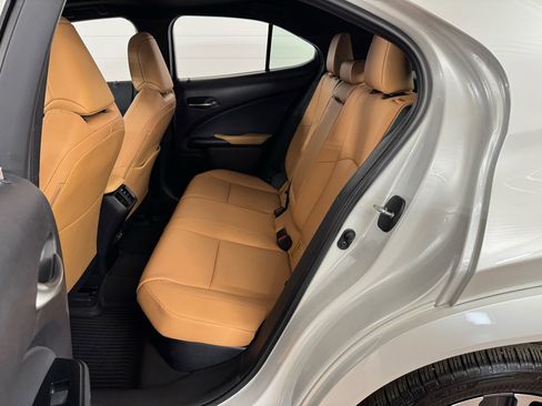 Used 2023 Lexus UX 250h Premium AWD image 29