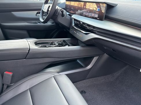 New 2025 Nissan Murano SL image 13