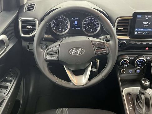 Used 2021 Hyundai Venue SEL FWD image 19