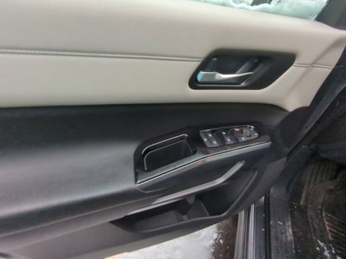 Used 2022 Nissan Pathfinder SL image 8