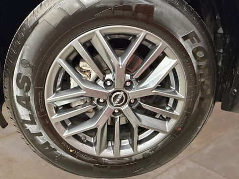 Used 2024 Nissan Rogue S FWD image 26