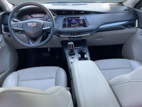 Used 2022 Cadillac XT4 Luxury image 16