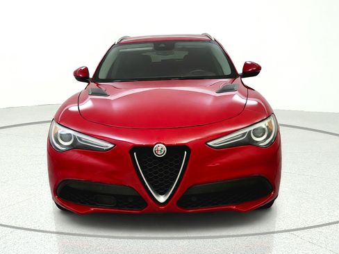 Used 2018 Alfa Romeo Stelvio AWD image 2