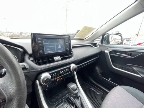 Used 2019 Toyota RAV4 XLE FWD image 29