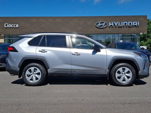 Used 2019 Toyota RAV4 LE w/ All Weather Liner Package AWD/4WD image 10