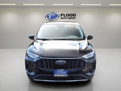 Used 2023 Ford Escape Active w/ Tech Pack #2 AWD/4WD image 2
