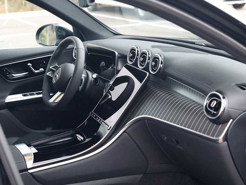 Used 2026 Mercedes-Benz GLC 300 4MATIC image 26
