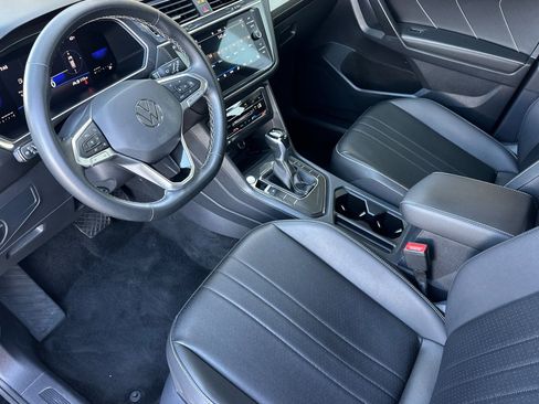 Used 2023 Volkswagen Tiguan SE FWD image 10