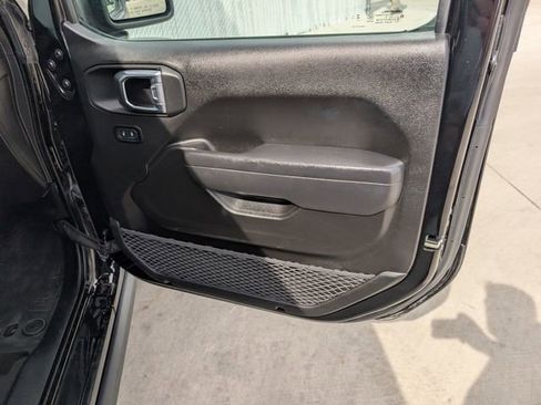 Used 2025 Jeep Wrangler Unlimited Sport AWD/4WD image 32