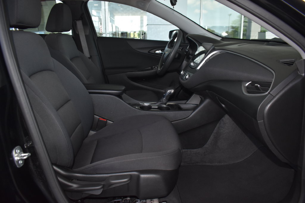 Used 2025 Chevrolet Malibu LT FWD image 5