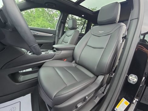 Used 2024 Cadillac XT6 Luxury w/ LPO, Floor Liner Package AWD/4WD image 28
