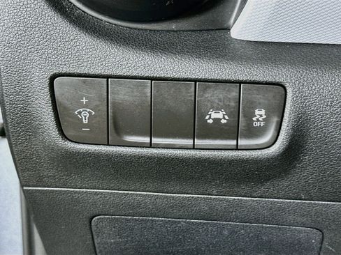 Used 2020 Hyundai Kona SE AWD/4WD image 16