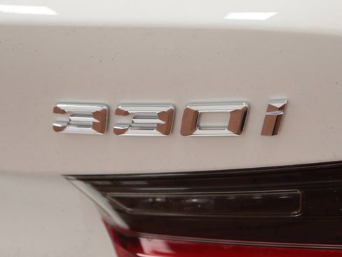 Used 2025 BMW 330i 330i w/ Premium Package image 10