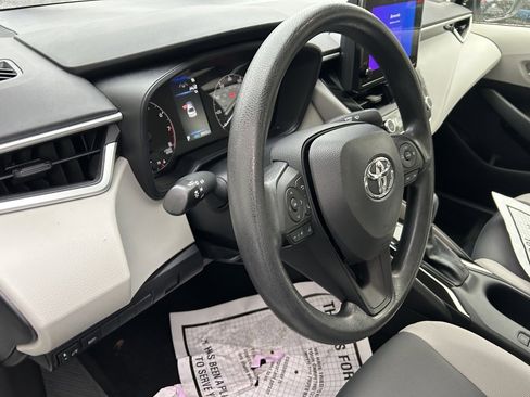 Used 2023 Toyota Corolla LE image 8