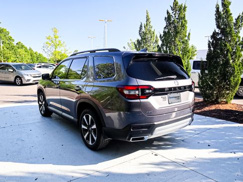 Used 2025 Honda Pilot Elite image 9
