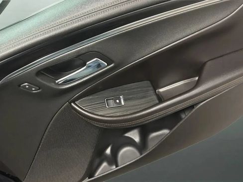 Used 2018 Chevrolet Impala LT FWD image 18