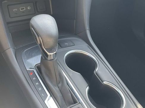 Used 2024 Chevrolet Equinox LT FWD image 22
