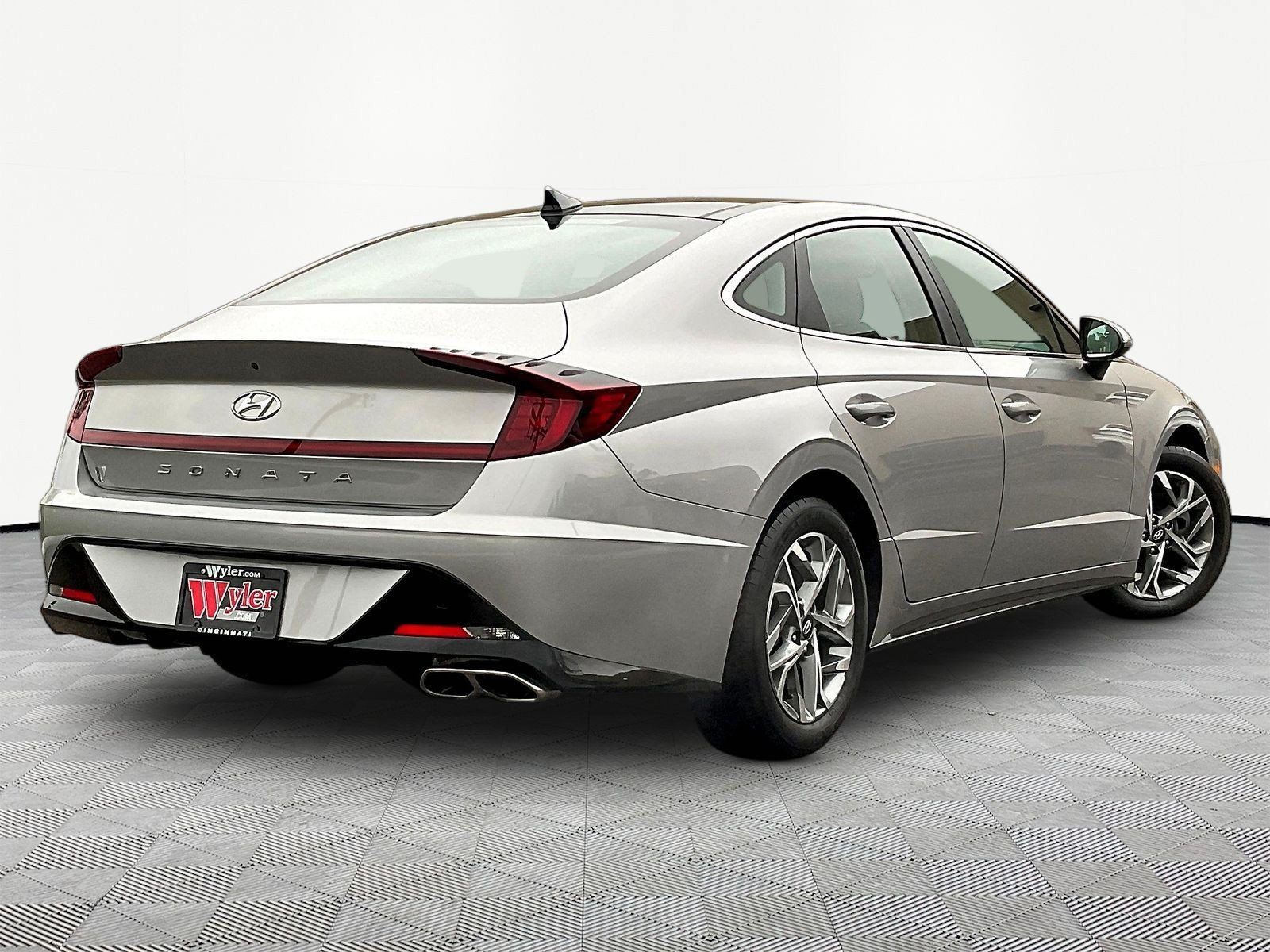 Used 2023 Hyundai Sonata SEL w/ Convenience Package FWD image 6