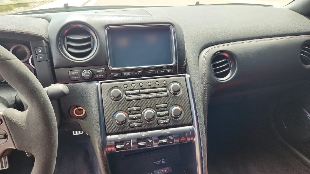 Used 2015 Nissan GT-R NISMO AWD/4WD image 38