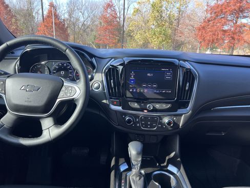 Used 2023 Chevrolet Traverse Premier w/ Redline Edition image 29