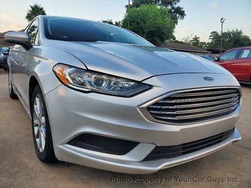 Used 2017 Ford Fusion SE image 7