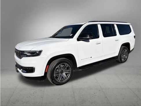 Used 2024 Jeep Wagoneer L Series II w/ Flexible Seating Group image 1