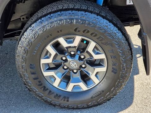 Used 2023 Toyota Tacoma TRD Off-Road AWD/4WD image 15