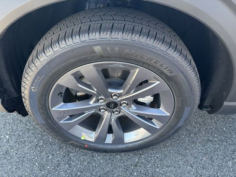 New 2026 Ford Explorer Active w/ Active Comfort Package image 12