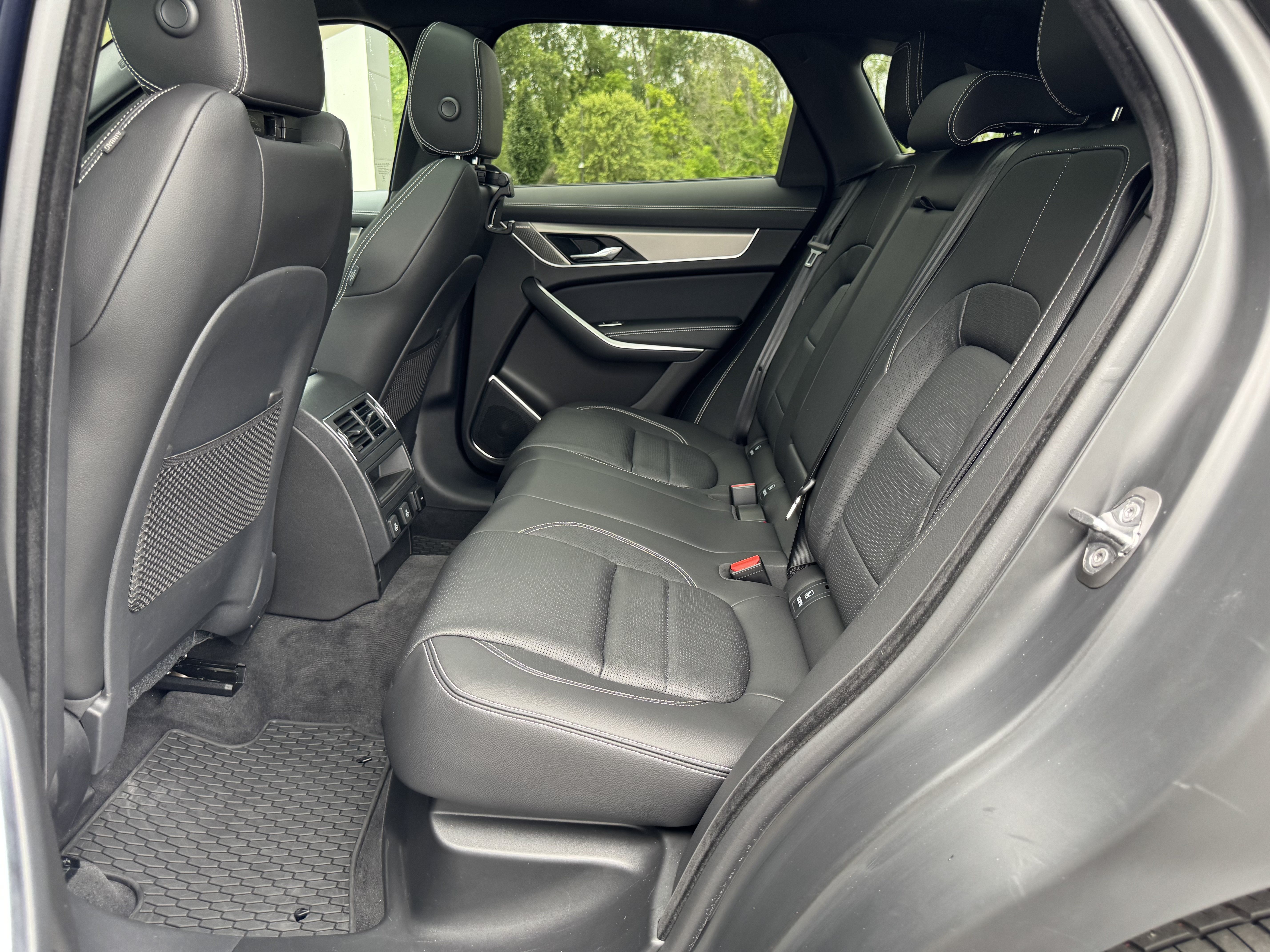 Used 2025 Jaguar F-PACE R-Dynamic S AWD/4WD image 5