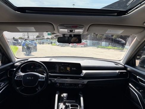 Certified 2023 Kia Telluride S w/ S Sunroof Package AWD/4WD image 19