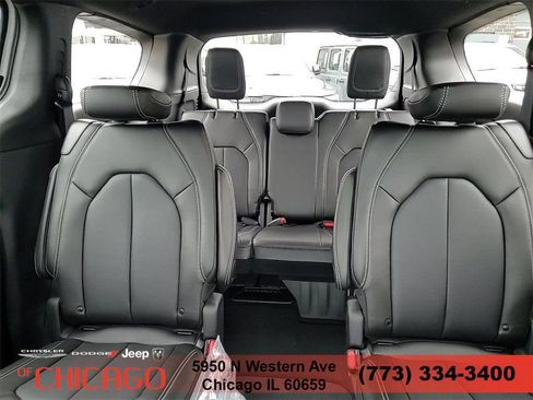 New 2025 Chrysler Pacifica Select FWD image 24