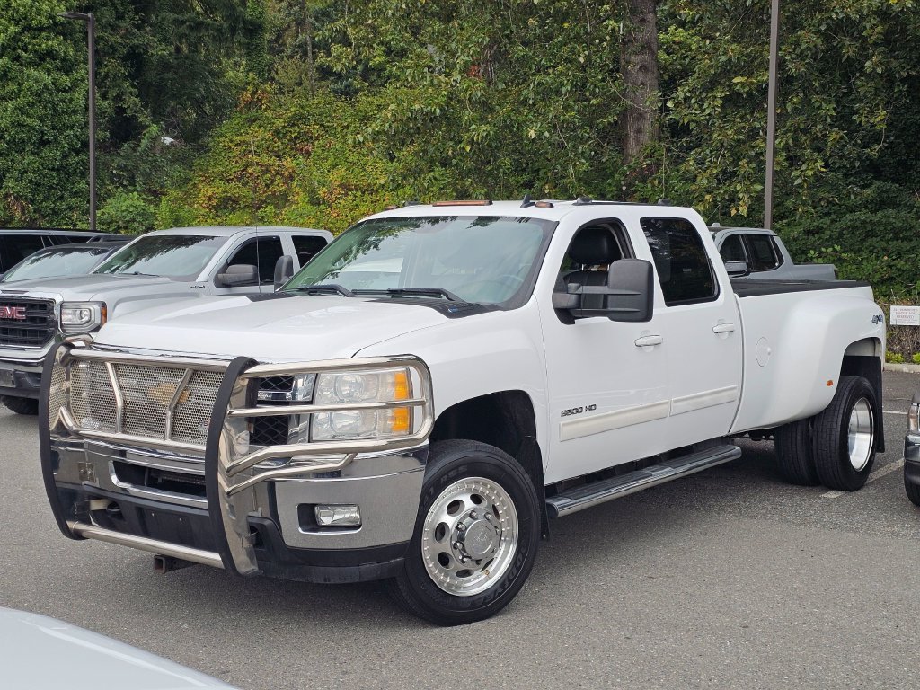 Used 2014 Chevrolet Silverado 3500 LTZ w/ LTZ Plus Package AWD/4WD image 8