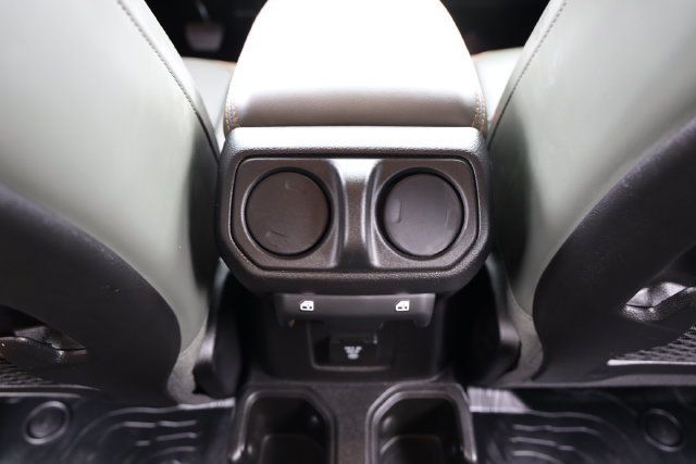 Used 2025 Jeep Gladiator Mojave AWD/4WD image 27