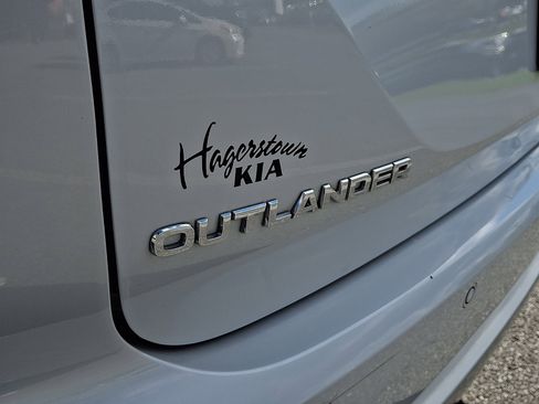 Used 2024 Mitsubishi Outlander SEL AWD/4WD image 33