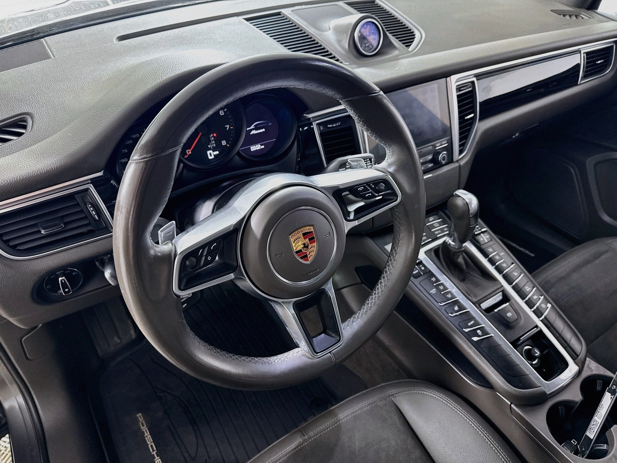 Used 2018 Porsche Macan AWD/4WD image 13