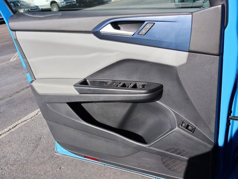 Certified 2023 Volkswagen Taos SE FWD image 37