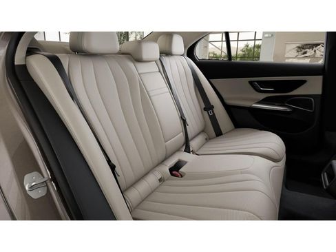 New 2026 Mercedes-Benz E 350 4MATIC Sedan image 5
