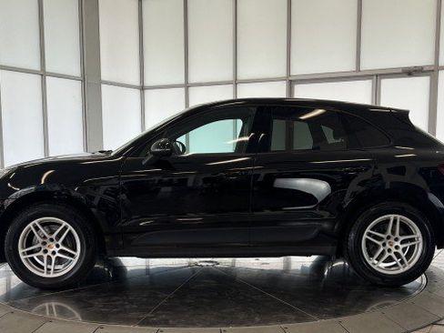Used 2017 Porsche Macan AWD/4WD image 4