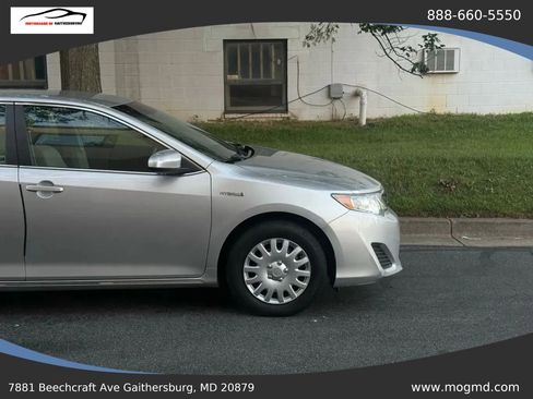Used 2012 Toyota Camry LE image 7