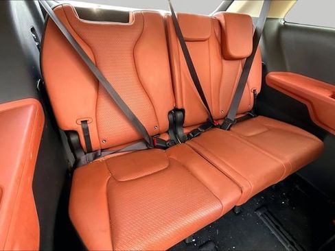 Used 2022 Kia Carnival SX Prestige image 18